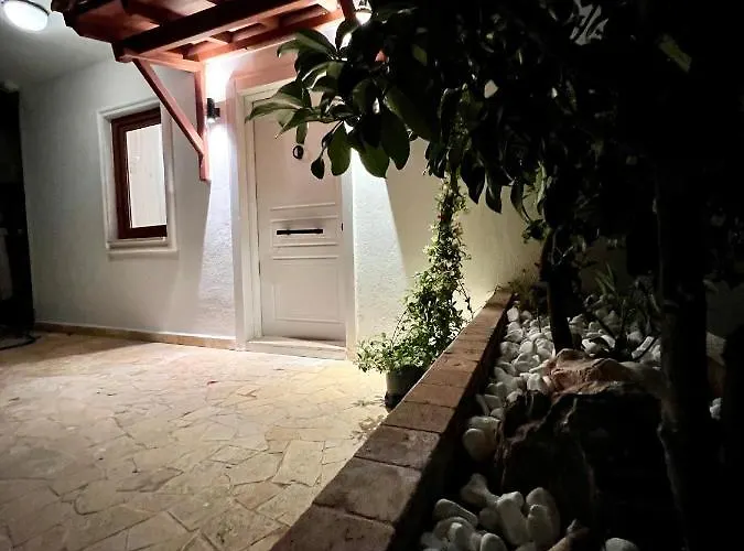 Viola Apart - Kalkan